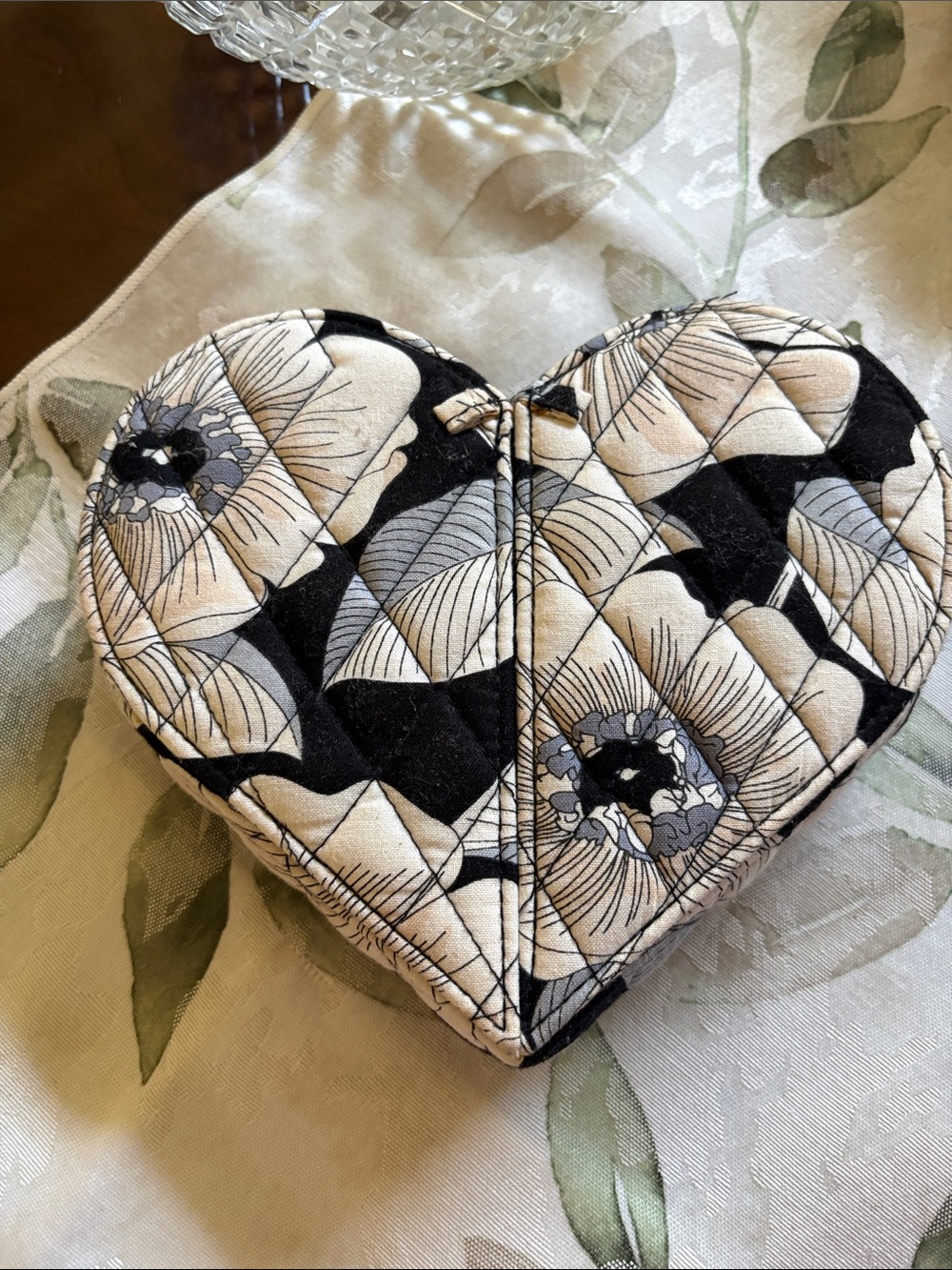 Vera Bradley Heart-Shaped Quilted Floral Jewlery Box - Camilla Pattern